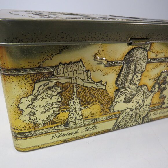 Dewar's White Label Stamped Metal Scotch Whiskey Tin Decorative Collector RUST - Picture 4 of 15